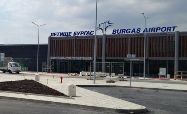 Руски туристи са блокирани на летището в Бургас 