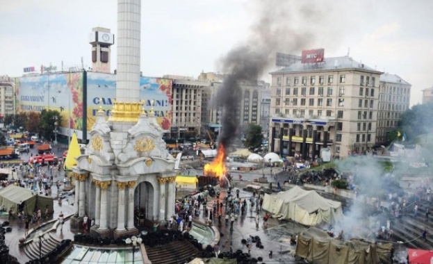 Трима пострадаха при пожар на Майдана