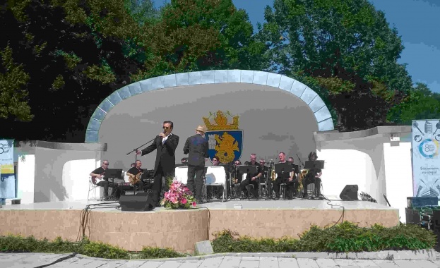 Юбилейното турне на БНР акостира в Бургас