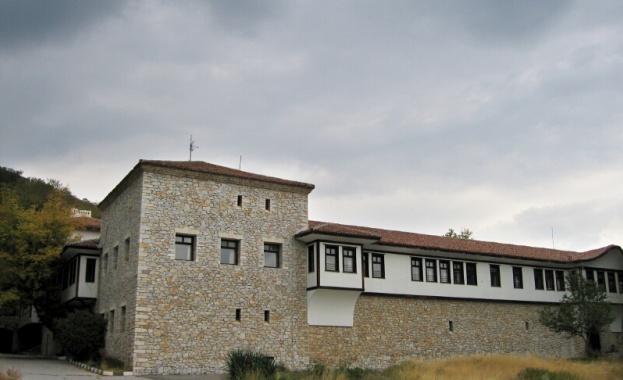 Църквата си върна манастир, ползван за хотел-ресторант 