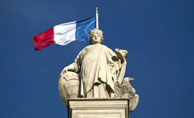 Френското правителство се обяви за сваляне на санкциите срещу Русия 