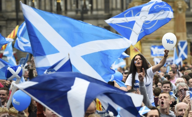 Шотландия временно се отказва от новия референдум за независимост