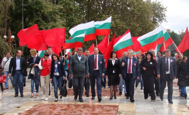 Михаил Миков рецитира „Септември” в Монтана