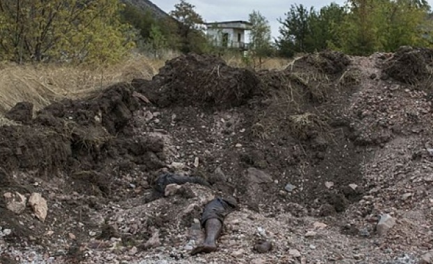 ДНР кани руски експерти да разследват масовите гробове край Донецк 