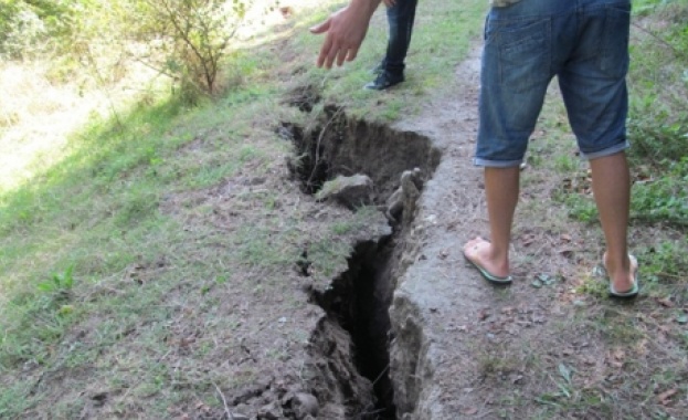 Воден теч разцепи гората над "Аспарухово" 