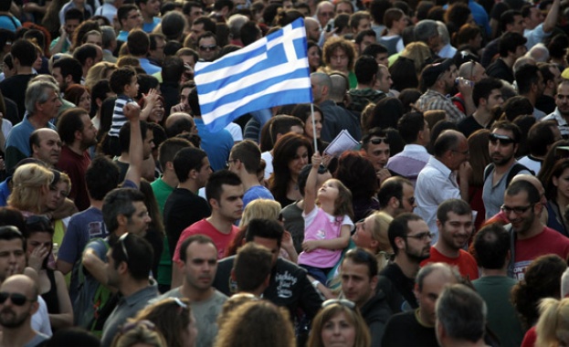 Над 200 арестувани по време на демонстрации в Гърция