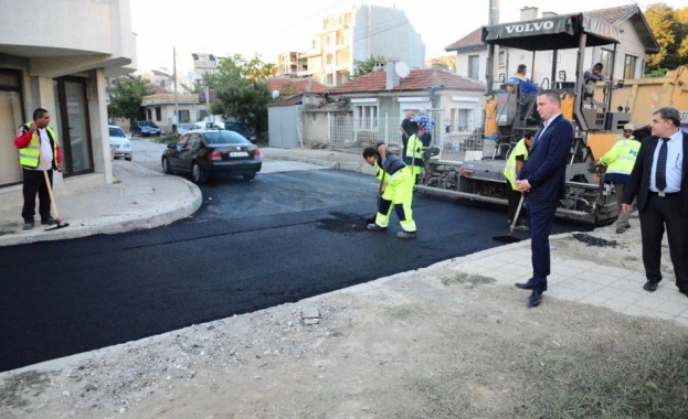 Две от най-пострадалите улици в „Аспарухово" вече са асфалтирани 