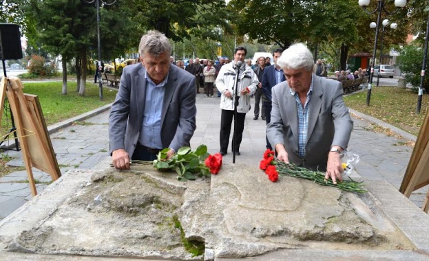 Манол Генов почете паметта на братята Пантелей и Лазар Пачови