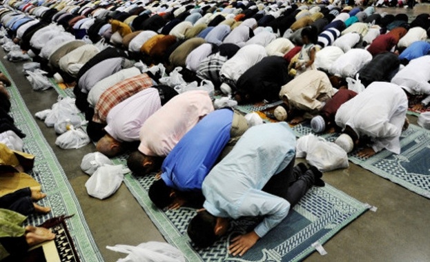 Мюсюлманите с курбан за петимата убити от отровна ракия мъже