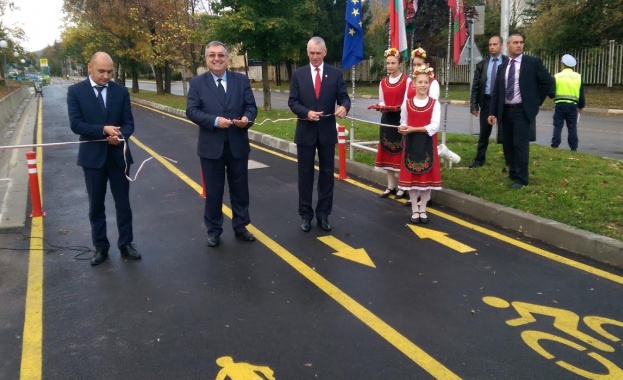 Министър Грудев откри проект по ПРСР в Правец  