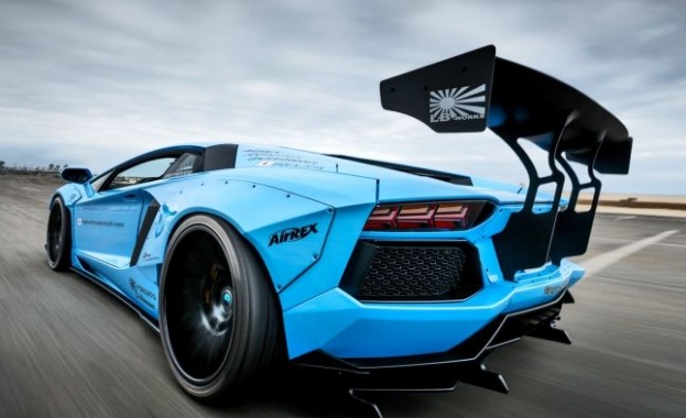 Изумителна. Синята акула. LB☆WORKS Aventador