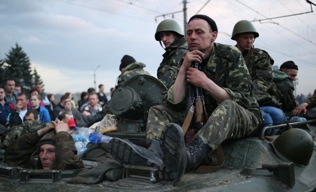 Киев няма да си връща Донбас с бойни действия 
