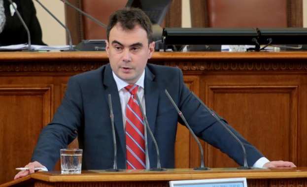 Бойчев: Управлението на ГЕРБ занули резервите на НЗОК
