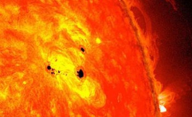 Огромно черно петно на Слънцето заплашва Земята със силни магнитни бури	