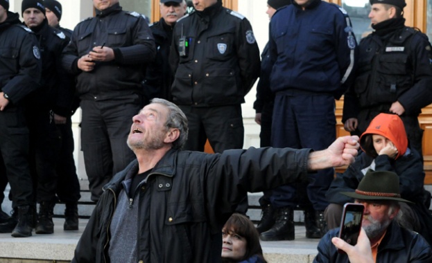 Театър на протест(а)