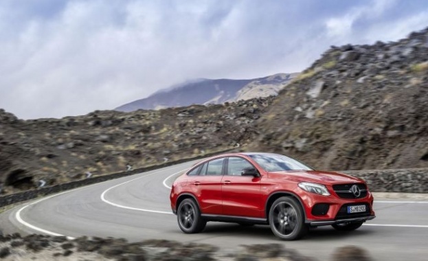 Mercedes GLE Coupe се цели в BMW X6 