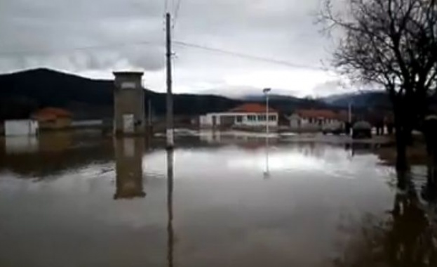 Старозагорското село Нова махала е под вода