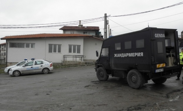 Жандармерията остава в Дебелт