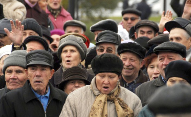 Пенсионерите в Донецк съдят украинското правителство 