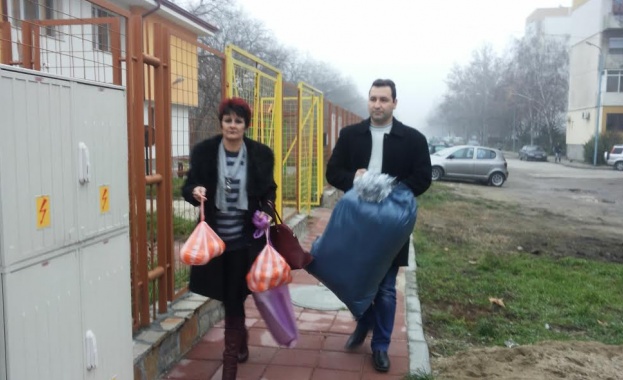 Пловдивските социалисти с коледен подарък за деца с увреждания