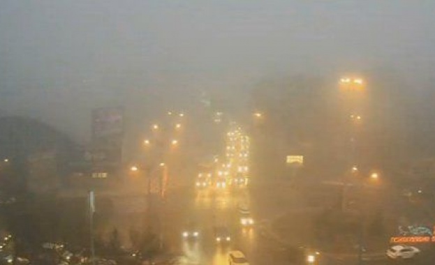 Гъсти мъгли в 22 области на страната, температурите достигат 12 градуса