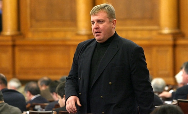 Каракачанов: Твърде тежка санкция е сваляне на доверието заради казаните с ракия