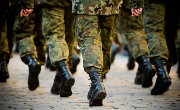 Едва 25% от българите са готови да се бият за страната си, според проучване 