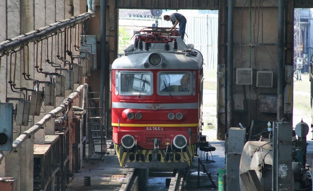 Началник влак издъхна на работното си място на гара Стамболийски
