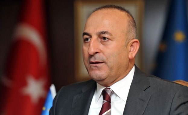 Турският външен министър Мевлют Чавушоглу е на визита в Гърция