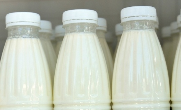 Министър Танева: Констатирани са нарушения при млекопреработвателните предприятия