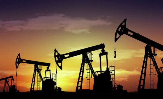 Bloomberg: Русия е на първо място по добив на петрол през май