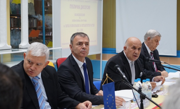 МС прекрати функциите на проф. Стоян Денчев като почетен консул на Султаната Оман в България