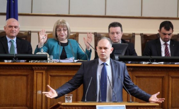 Кадиев отива сам на избори  