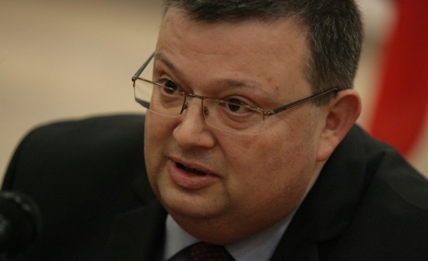 Цацаров: Марешки клевети прокуратурата, това е невъзпитано и недостойно