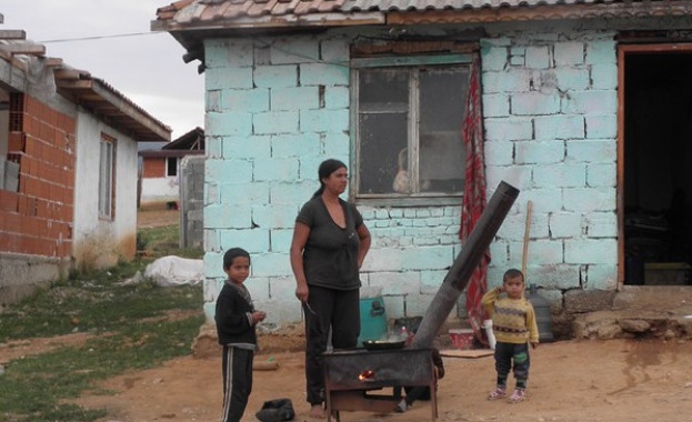 С референдум рашават съдбата на незаконните ромски постройки в Гърмен