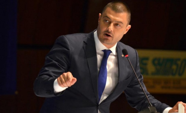 Евродепутатът Бареков гневен заради "горещата точка" на Меркел