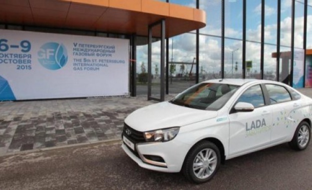 LADA показа и двугоривна Vesta