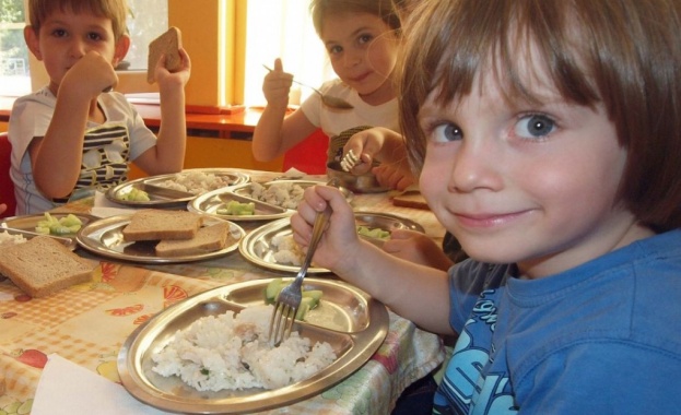 Храните в детските градини и училищата – произведени само по БДС и утвърдени стандарти