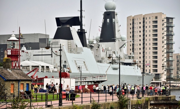 HMS Duncan с ракети Tomahawk на борда навлезе в Черно море 