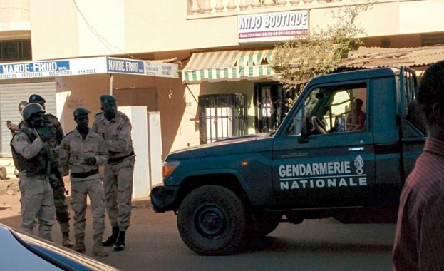 Освободиха всички заложници в Мали