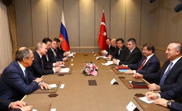 М. Чавушоглу: Русия и Турция имат обща борба с ИД