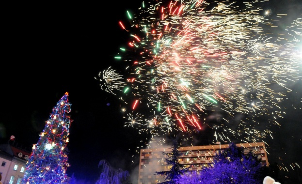 Посрещаме Нова година за 16-ти път със „Сцена под звездите”