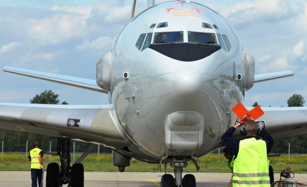 НАТО планира да разположи в Турция самолети AWACS 