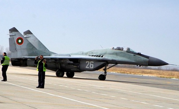 България ще купи двигатели за МиГ-29 от Русия