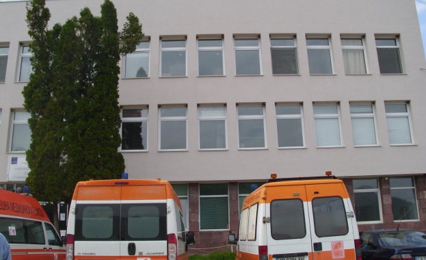 Работещите в болницата в Ловеч в петък подават колективна оставка