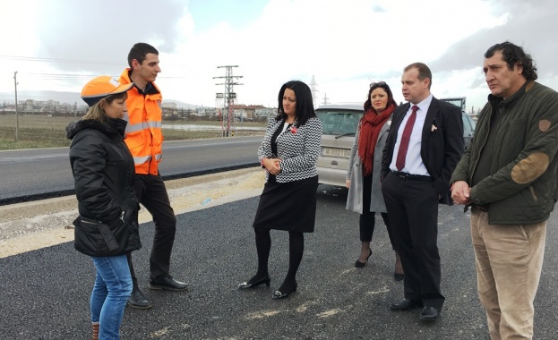 Министър Павлова инспектира строителството на Участък 2 от Западната дъга на Софийски околовръстен път и Северната скоростна тангента