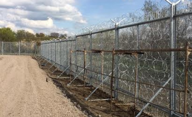Задигнаха част от оградата по границата ни с Турция