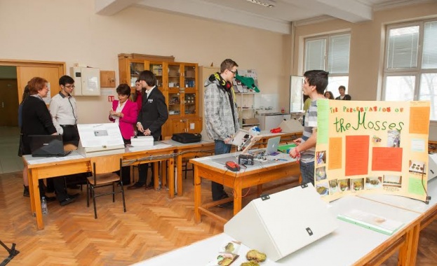 Проекти в областта на биомедицината, физиката и информатиката бяха отличени на ученическия научен фестивал FISSION