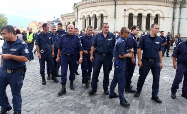 50-тина служители на пловдивската полиция излязоха на протест