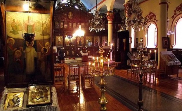 Православна библиотека откриха в храм „Успение Богородично“